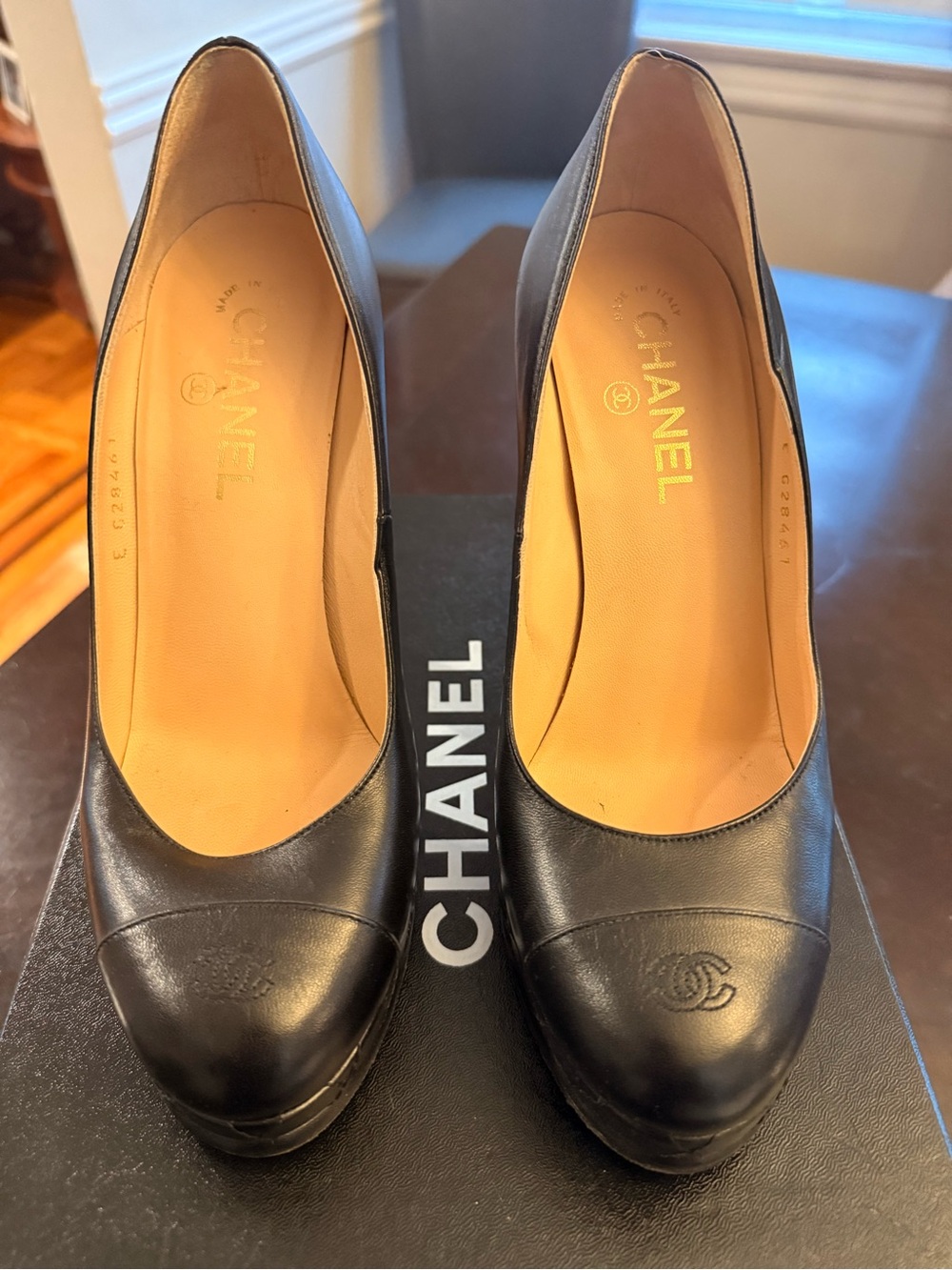 CHANEL Black Leather Round-Toe Platform Pumps